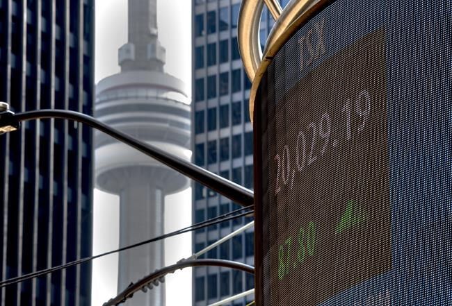 S&P/TSX composite inches higher in late morning trading despite crude oil price drop
